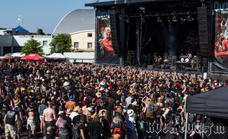 IMG_6301-Die_Crowd_bei_Equilibrium.jpg