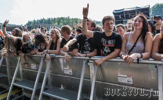 IMG_7015-Publikum_bei_Alestorm.jpg