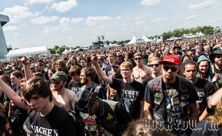 IMG_a9752-In_der_Crowd.jpg