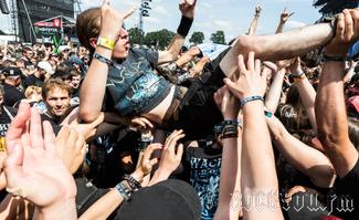 IMG_a9761-Crowdsurfer.jpg