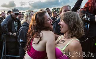 IMG_4494-Girls_having_fun_during_Steel_Panther.jpg