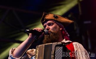 IMG_3692-Mr._Hurley_und_die_Pulveraffen_Rockshow.jpg