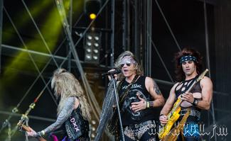 IMG_4357-Steel_Panther.jpg