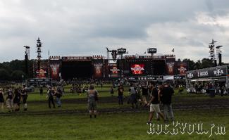 IMG_2515-Das_Infield_fullt_sich.jpg