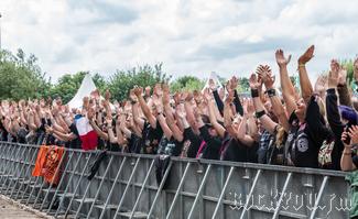 IMG_3916-Crowd_bei_Russkaja.jpg