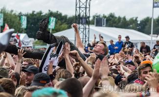 IMG_3929-Crowdsurfer.jpg