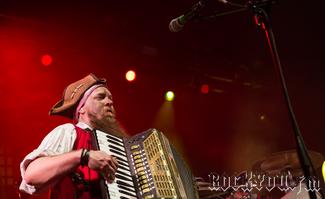 IMG_7511-Mr._Hurley_und_die_Pulveraffen.jpg
