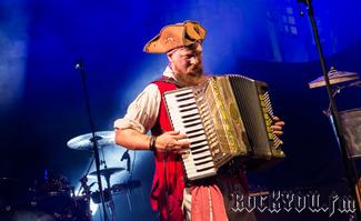 IMG_7576-Mr._Hurley_und_die_Pulveraffen.jpg