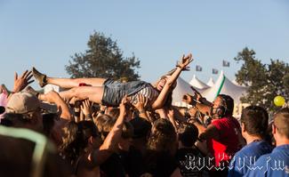 IMG_1770-Crowdsurferin.jpg