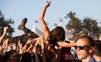 IMG_1774-Crowdsurfer.jpg