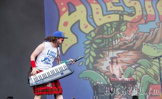 IMG_2190-Alestorm.jpg