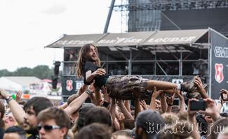 IMG_2229-Crowdsurfer.jpg