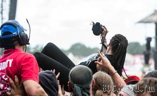 IMG_2243-Crowdsurfer.jpg