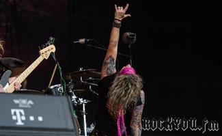 IMG_2434-Steel_Panther.jpg