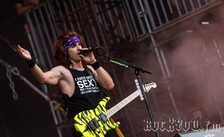 IMG_2457-Steel_Panther.jpg