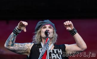 IMG_2499-Steel_Panther.jpg