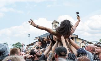 IMG_5670-Crowdsurfer.jpg