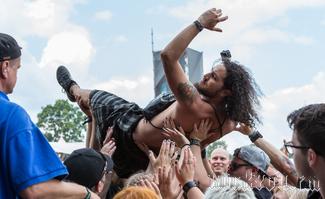 IMG_5671-Crowdsurfer.jpg