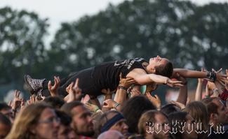 IMG_6877-Crowdsurferin.jpg