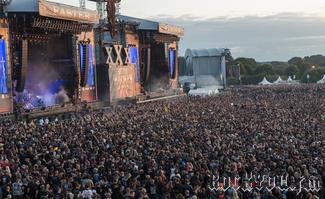 IMG_7749-Crowd_bei_Powerwolf.jpg