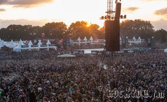 IMG_7752-Crowd_bei_Powerwolf.jpg